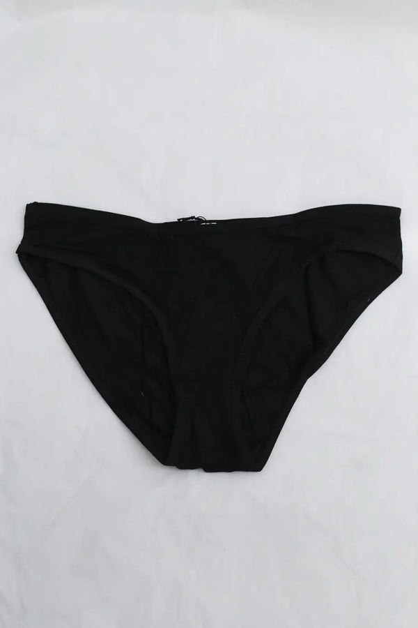 BASERANGE Flared Shorts UNBE Collection France Portugal BAS-UNBE-HEI Black UNBE-BL